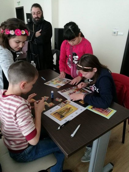 Ученици от Бургас и Стара Загора отпразнуваха празника Свето Благовещение (Снимки) - E-Burgas.com