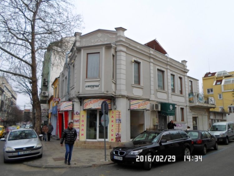 Продават на търг стогодишни къщи в центъра на Бургас (снимки)  - E-Burgas.com