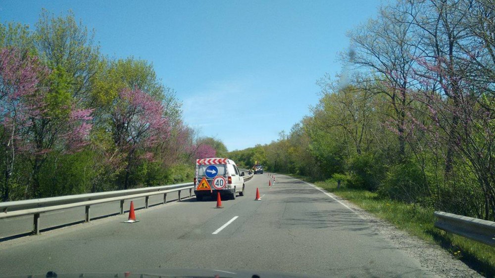 Ограничиха скоростта по пътя Бургас-Созопол заради ремонт на мантинелата /снимки/ - E-Burgas.com