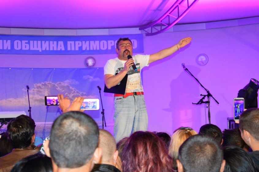 Димитър Рачков, Преслава и Васил Найденов изправиха на крака публиката в Приморско - E-Burgas.com