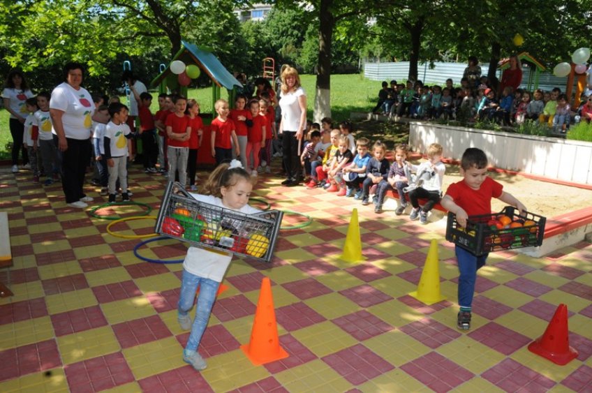 Децата се състезаваха в няколко различни дисциплини Снимки Татяна БАЙКУШЕВА