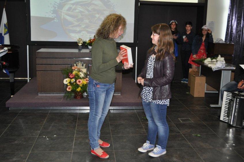 18-годишната Ралица от София получи голямата награда 
