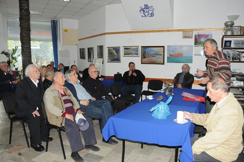 Четворен празник честват в Клуба на моряка в Бургас - E-Burgas.com