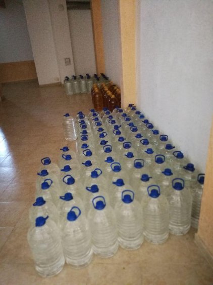Удар на митницата: Иззеха 3,5 тона нелегален алкохол в Карнобат (снимки)  - E-Burgas.com