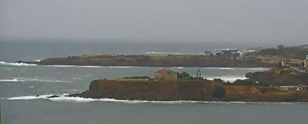 Бурното море и вятърът прогониха туристите от крайбрежните зони - E-Burgas.com