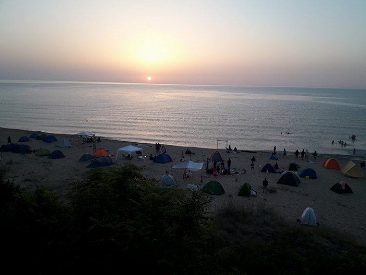 Стотици посрещнаха юлското слънце на плаж Иракли /снимки/ - E-Burgas.com