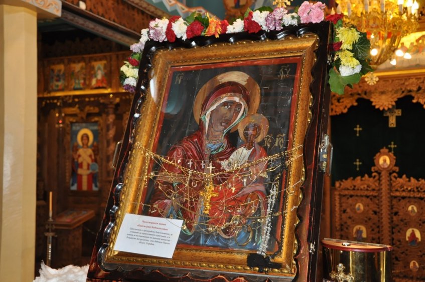 Чудотворна икона на Света Богородица пристигна в Бургас - E-Burgas.com