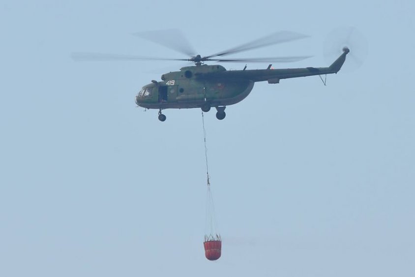 Ето как армията участва в гасенето на пожара край Изворище и Миролюбово /снимки/ - E-Burgas.com