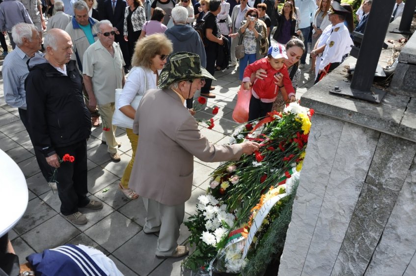 Бургас чества 109 години Независима България (снимки)  - E-Burgas.com