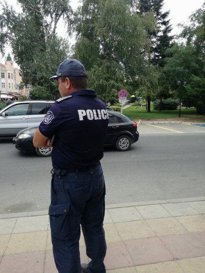 Полицията задържа за кратко Стефан Машината, шепа протестиращи в Айтос (видео)  - E-Burgas.com