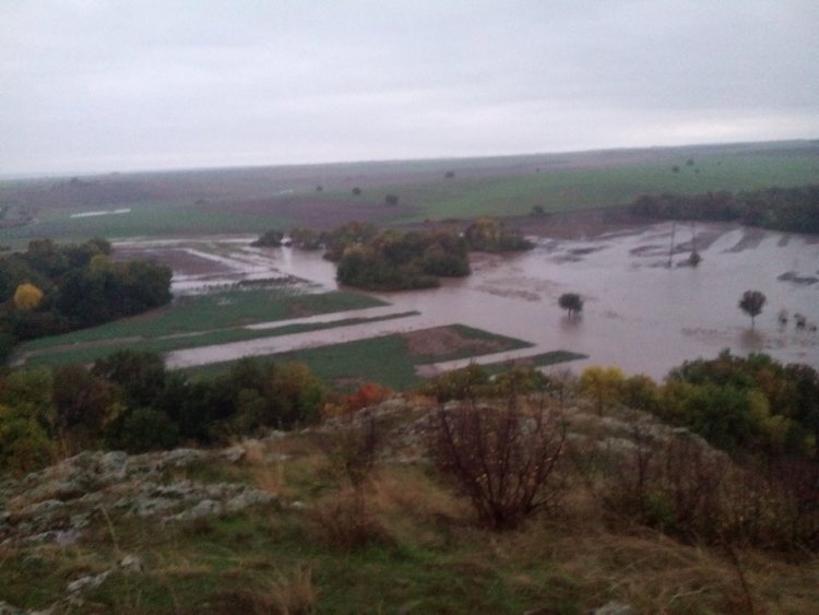 Река Русокастренска скъса дига, евакуират населението (Снимки) - E-Burgas.com