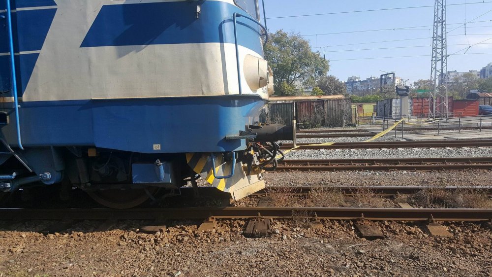 Млада жена е блъсната от влак край бургаската гара 