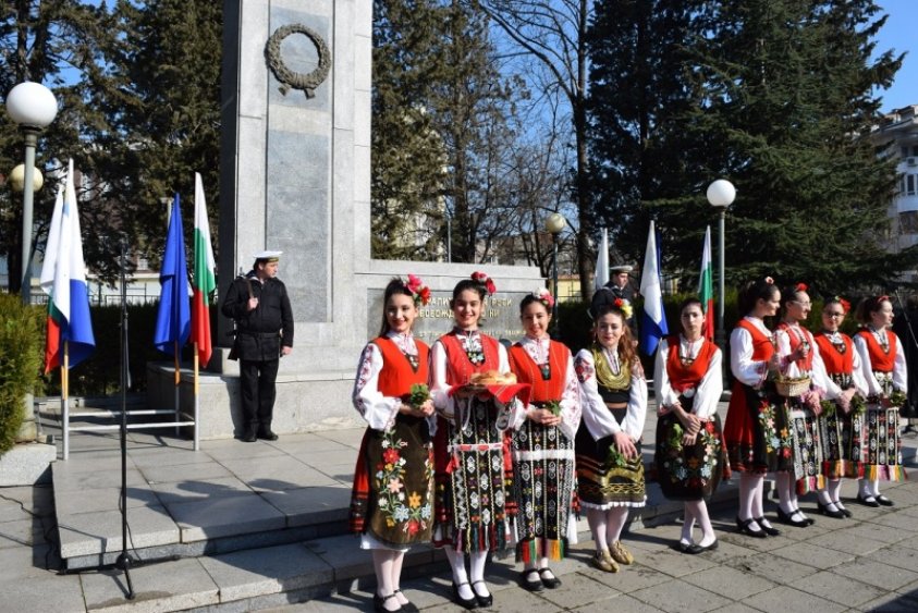 Бургас чества днес 140 години Свобода (Снимки) - E-Burgas.com
