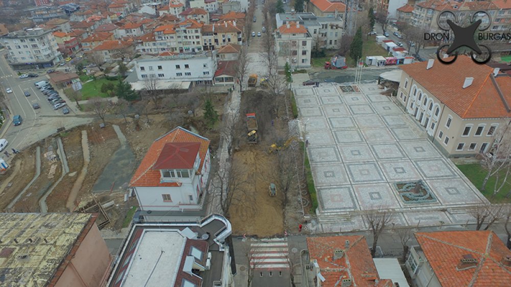 Напредва изграждането на новия площад в Царево /снимки, видео/ - E-Burgas.com