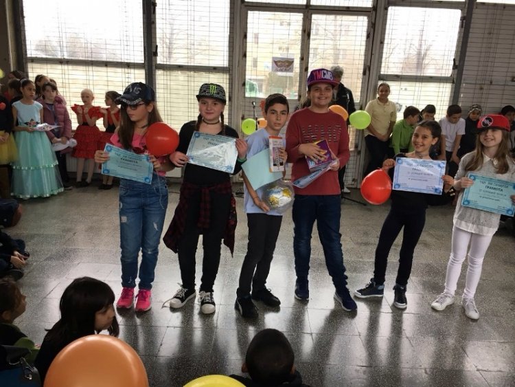 Ден на таланта в училището в Приморско (Снимки) - E-Burgas.com