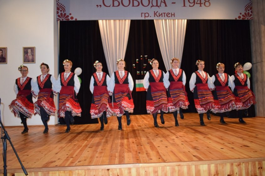 С тържествен концерт започна честването на Националния празник в община Приморско (Снимки) - E-Burgas.com