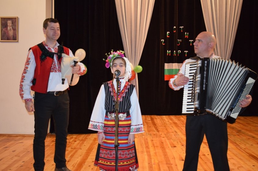 С тържествен концерт започна честването на Националния празник в община Приморско (Снимки) - E-Burgas.com