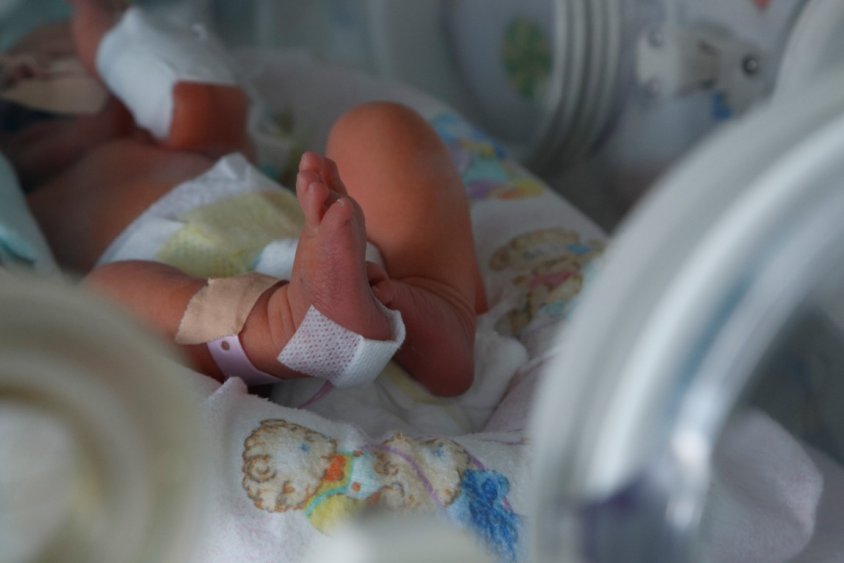 УМБАЛ Бургас получи 510 пакета специални пелени за недоносени бебета - E-Burgas.com