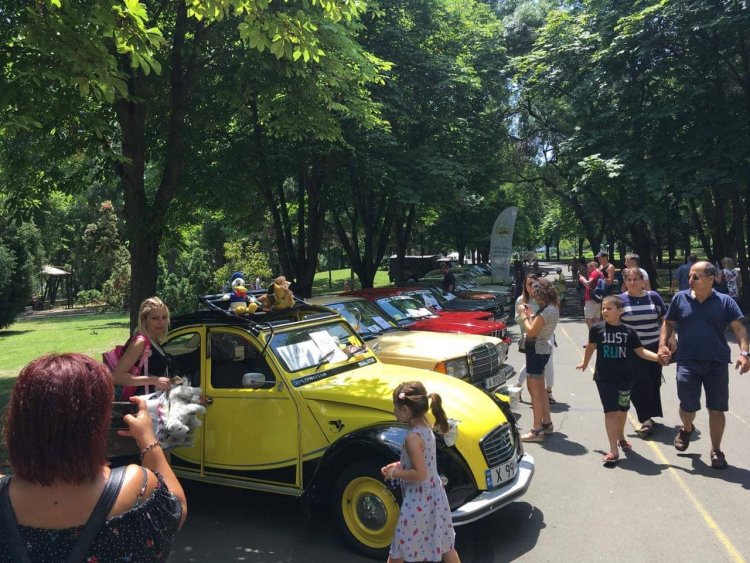 Униклани класики от 30-те радват окото на ретро парада в Бургас (СНИМКИ) - E-Burgas.com