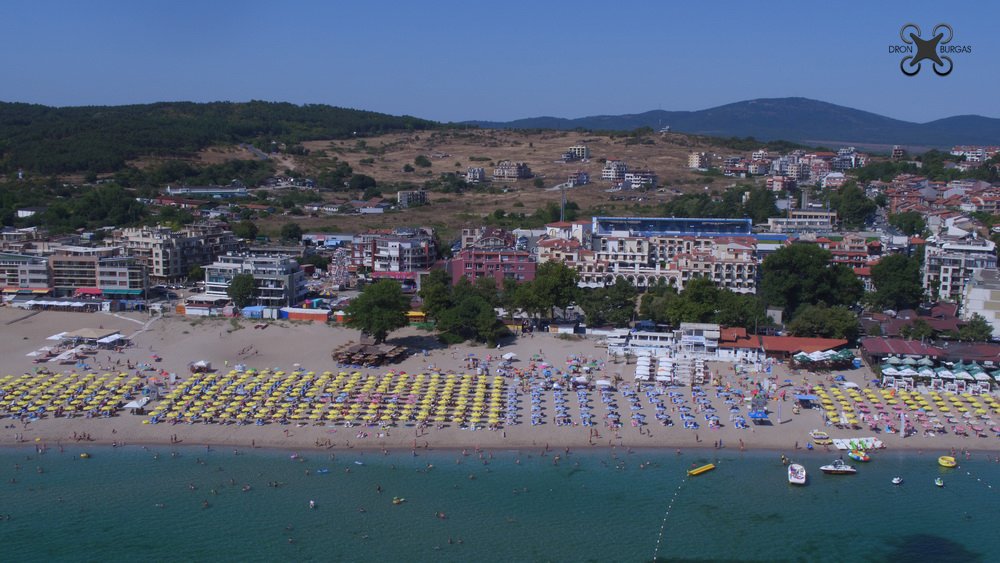 Плажовете в Созопол врят и кипят през август (Снимки) - E-Burgas.com