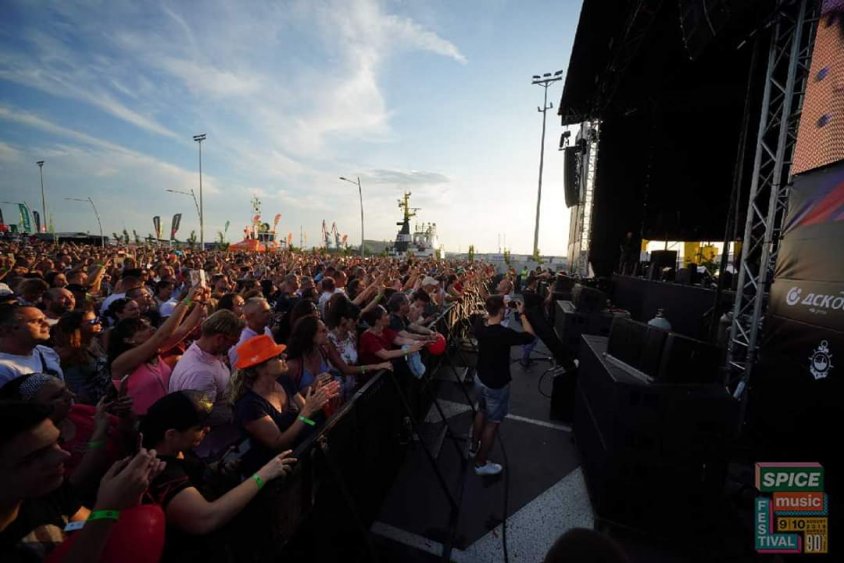 Над 8 хиляди пяха и танцуваха под открито небе на Spice music festival (Снимки) - E-Burgas.com
