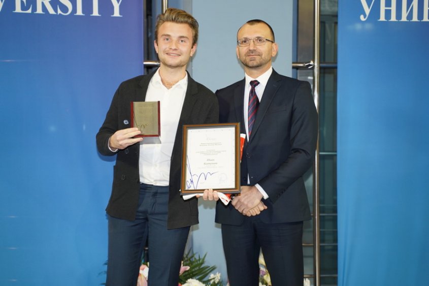 Фондация „Евгений Мосинов“ връчи своите първи годишни награди - E-Burgas.com