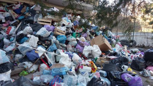 Еко бомба в Несебър: Планини от боклук гният край пътя за Равда (снимки)  - E-Burgas.com