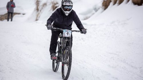 Бургаски триумф на екстремно снежно спускане с колелета (Снимки) - E-Burgas.com