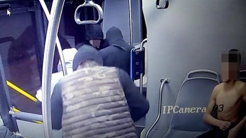 СДВР показа кадри от нападението в автобус 404  - E-Burgas.com