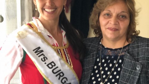  Мисис Бургас 2019 г. Мариана Атертон с жест към възрастните хора в село Крушевец - E-Burgas.com
