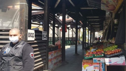 Бургаските пазари работят при строги мерки и контрол (Снимки) - E-Burgas.com