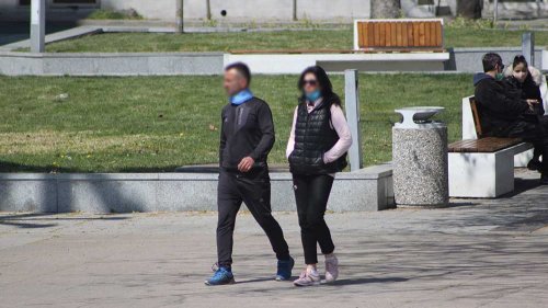 В Бургас спазват заповедта... с маска под брадичката (снимки)  - E-Burgas.com