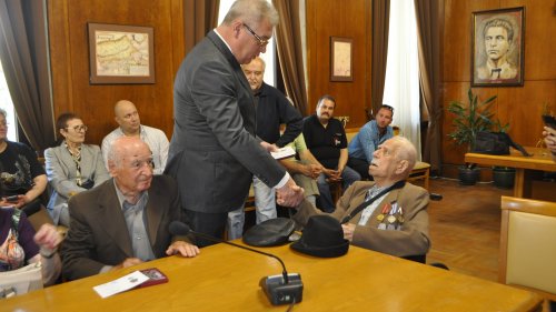 Връчиха медали за заслуги на ветерани от Втората Световна война - E-Burgas.com