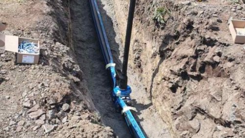 След повече от година избиране на изпълнител: Ремонтират водопроводите в Бата и Страцин (Снимки) - E-Burgas.com