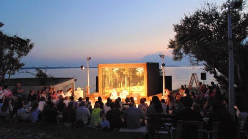 Театърът завладява острова с две хитови постановки (Снимки) - E-Burgas.com
