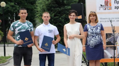 Строителният изпрати своите зрелостници с награди и отличия (Снимки) - E-Burgas.com