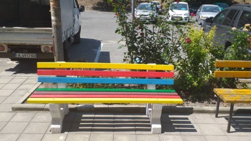 Звеното за малки ремонти постави още нови пейки и изгради барбекю зона в село Маринка - E-Burgas.com