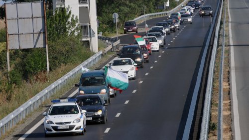 Около 50 автомобила се включиха в автошествието в Бургас  - E-Burgas.com