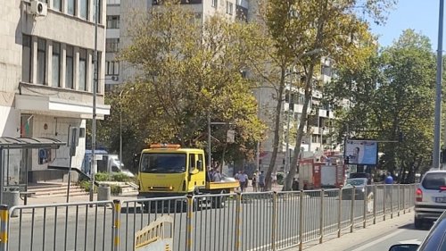 Катастрофа между БМВ и Ауди блокира движението до Новата поща (Снимки) - E-Burgas.com
