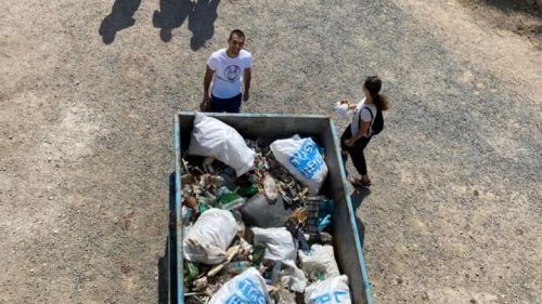 Доброволци събраха 660 кг. боклук от плажа край крепост Акра  - E-Burgas.com