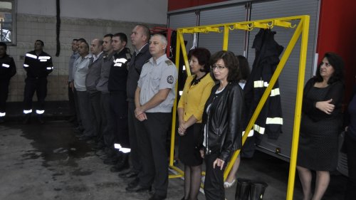 Исторически момент за бургаската пожарна: Ето в какво ще се превърне до пролетта (Снимки) - E-Burgas.com