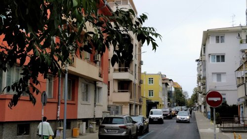 Приключи ремонтът на възлова улица в центъра на Бургас, до края на годината ще са готови още две (Снимки) - E-Burgas.com