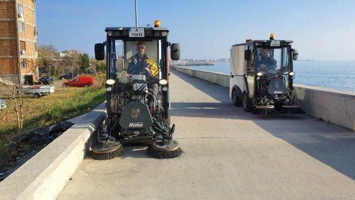 Нови модерни машини ще чистят улиците и алеите в Поморие (Снимки) - E-Burgas.com