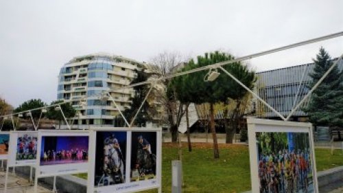 Разгледайте фотоизложбата „Бургас обича спорта“ на площад „Тройката“ - E-Burgas.com