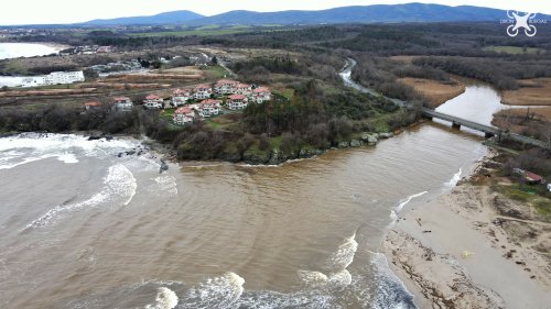 Водата потопи бунгала и каравани в няколко къмпинга на юг от Бургас (снимки)  - E-Burgas.com