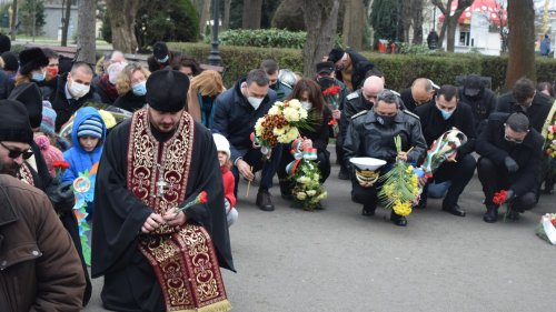 Бургас отдаде почит към делото на Апостола (Снимки) - E-Burgas.com