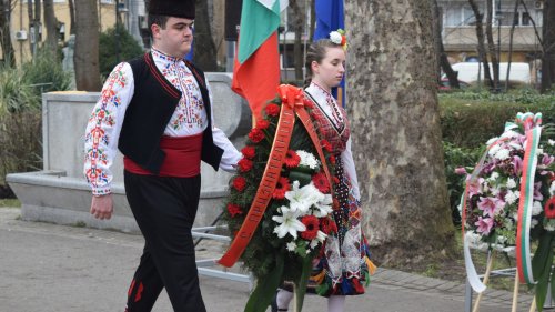 Бургас отдаде почит към делото на Апостола (Снимки) - E-Burgas.com