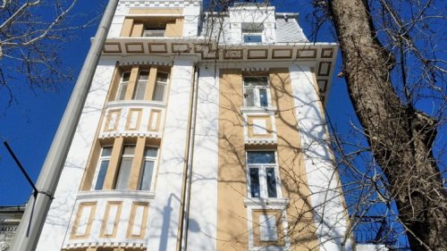Още една стара сграда в Бургас блесна с нов облик (Снимки) - E-Burgas.com