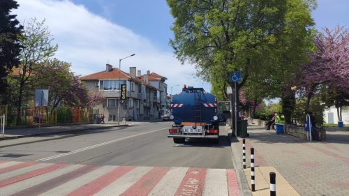 В Поморие почистиха улиците след Гергьовденския панаир (Снимки) - E-Burgas.com