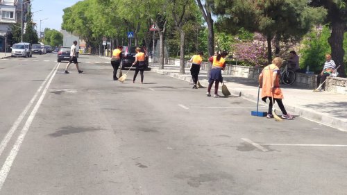 В Поморие почистиха улиците след Гергьовденския панаир (Снимки) - E-Burgas.com